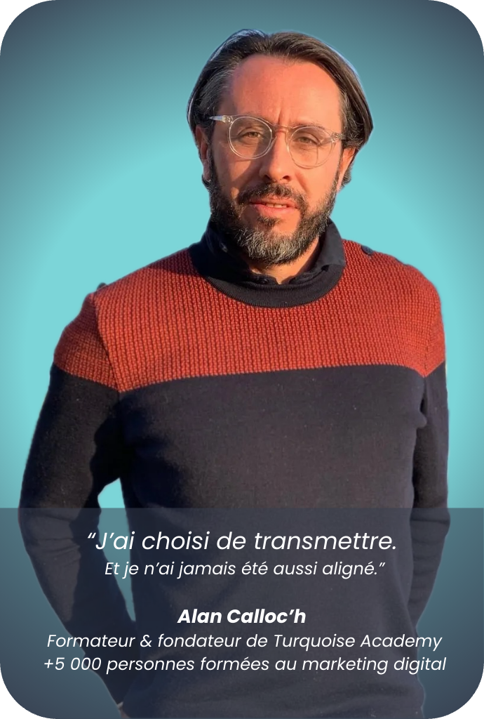 Enchanté, moi c’est Alan. Formateur passionné, j’ai accompagné plus de 5000 pros du digital. Aujourd’hui, je vous aide à transmettre à votre tour. (5)-modified-1